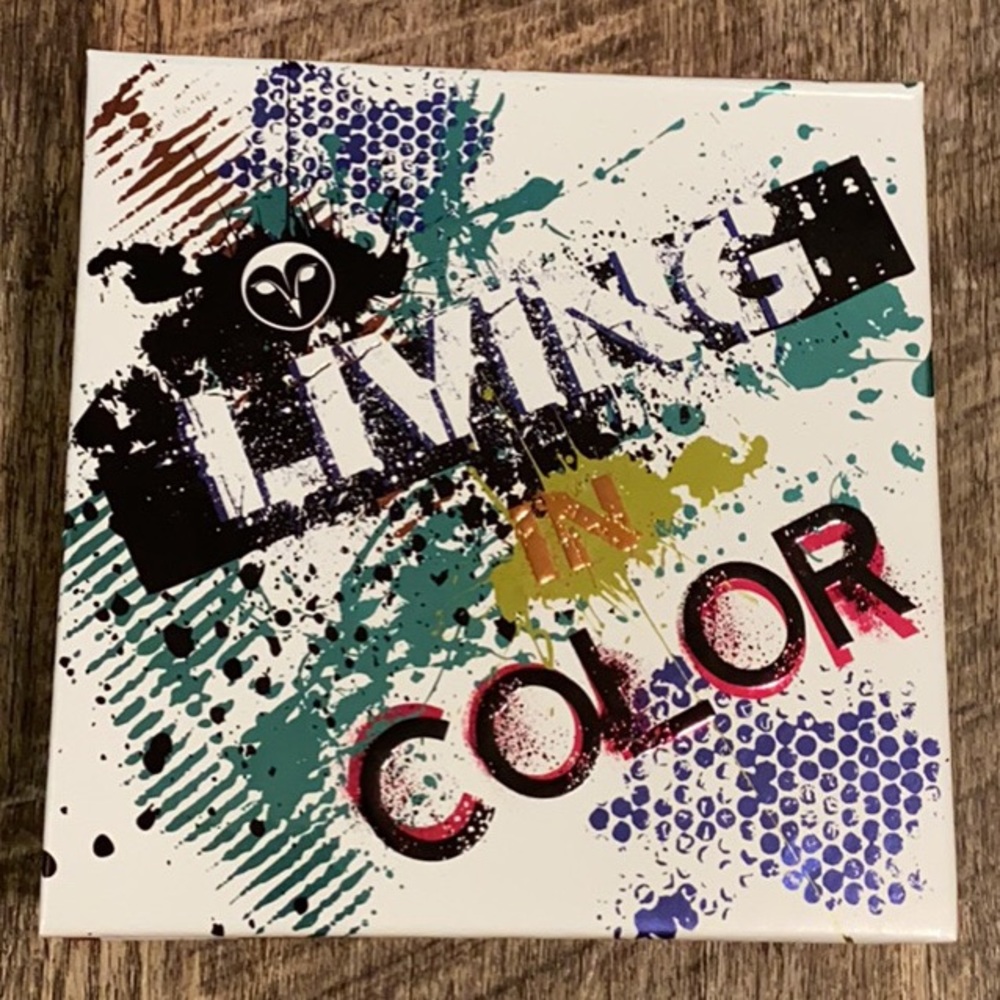 Living in color eye shadow pallet